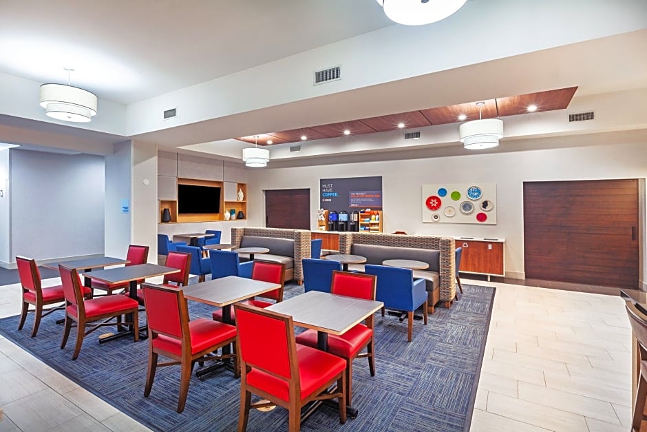 Holiday Inn Express Hotel & Suites Port Arthur, an IHG Hotel