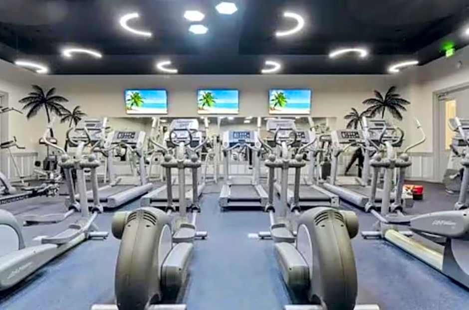 Marvelous 9th Floor Condo Gulf, Pool & Sunset View