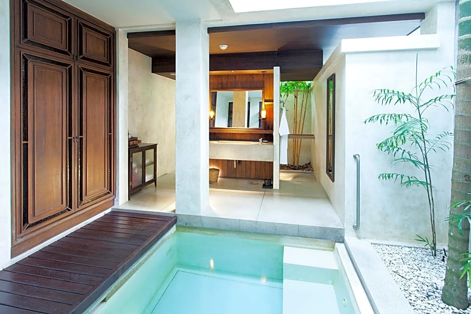Photo 1 of 5 of 1 King Bed Suite, Plunge Pool