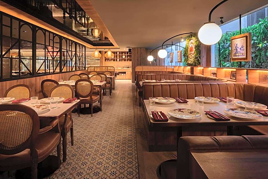 Park Plaza Bangkok Soi 18