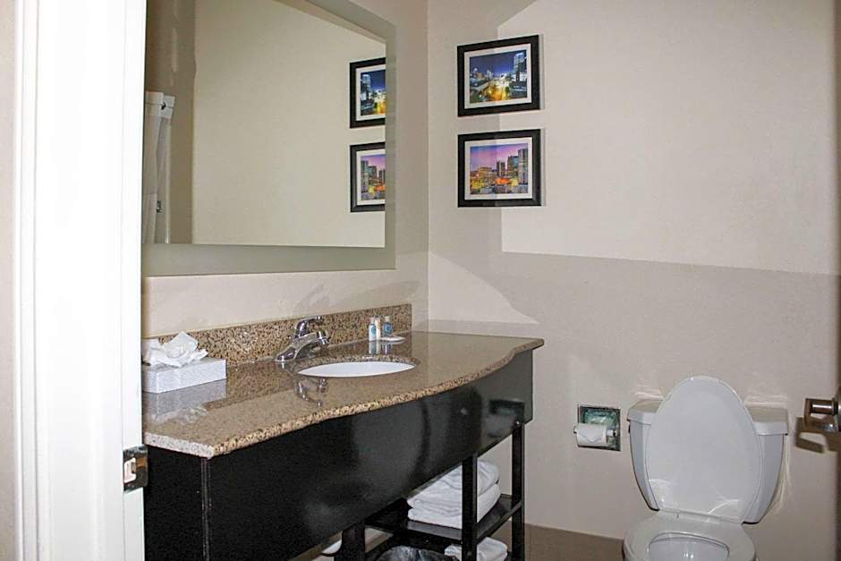 Comfort Inn & Suites