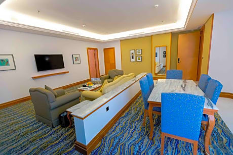 Luxurious Family Suite
