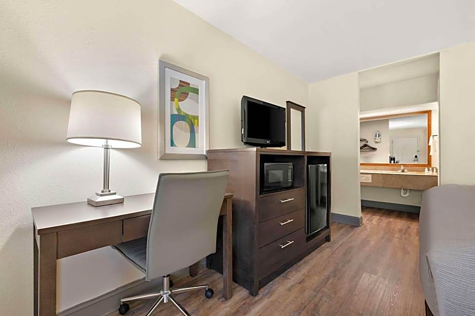 Quality Inn Pelham I-65 exit 246