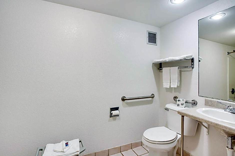 Motel 6-White House, TN