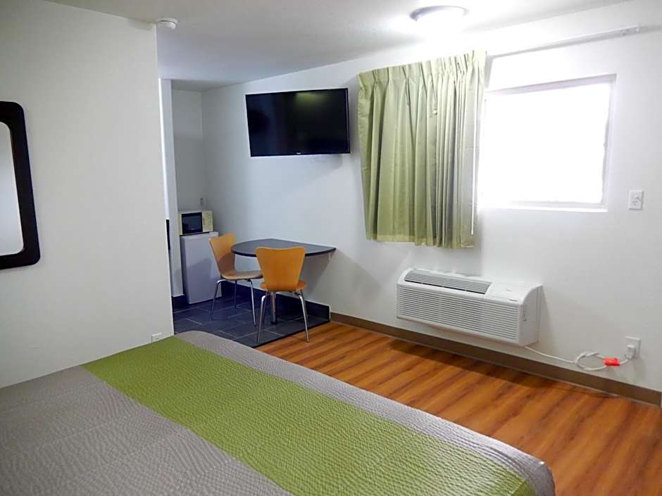 Motel 6-Childress, TX