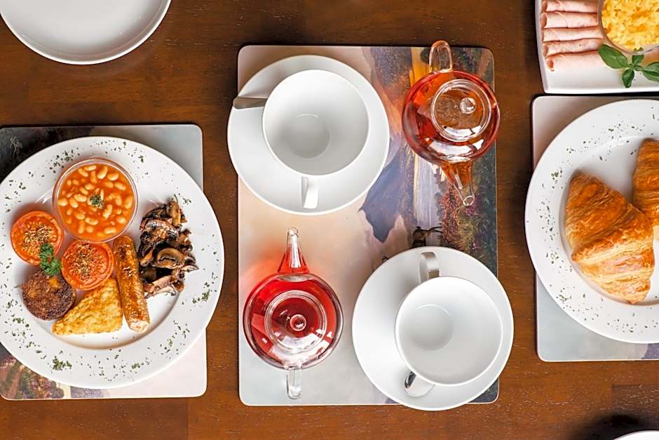 Eriskay B&B and Aviemore Glamping