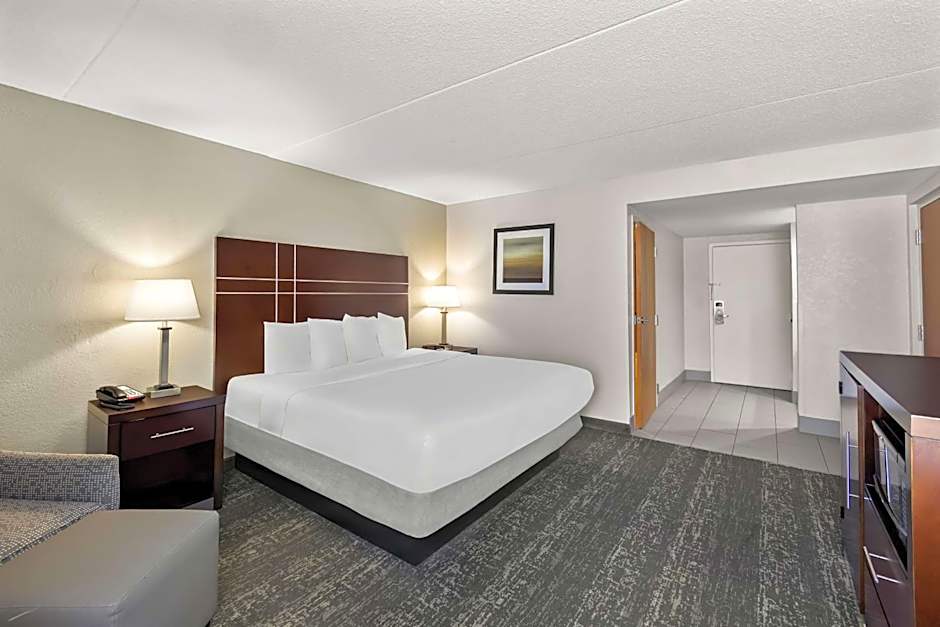 Best Western Luxbury Inn-Fort Wayne