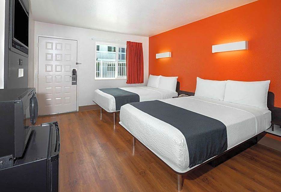 Studio 6 Suites Carpinteria, CA Santa Barbara South