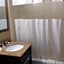 Howard Johnson by Wyndham Historic Lake Charles