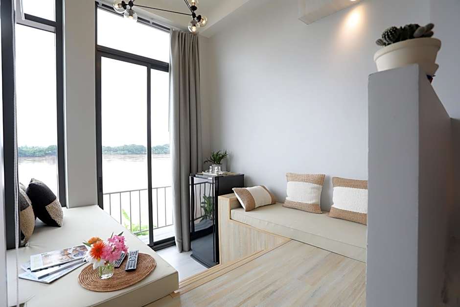 The River House Chiangkhan Hotel