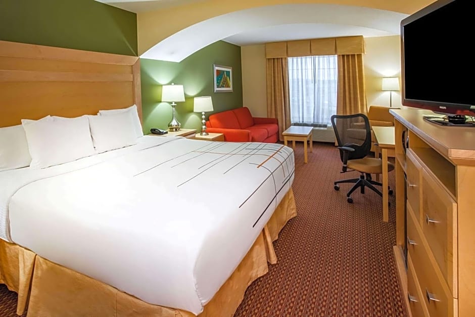 La Quinta Inn & Suites by Wyndham Rochester Mayo Clinic S