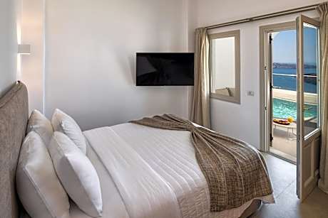 Standard Double Pool level Volcano View