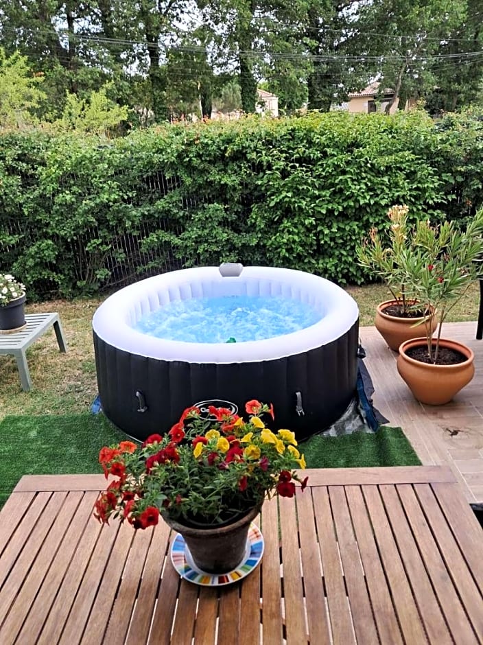 Chambre hôtes jacuzzi climatiseur provence