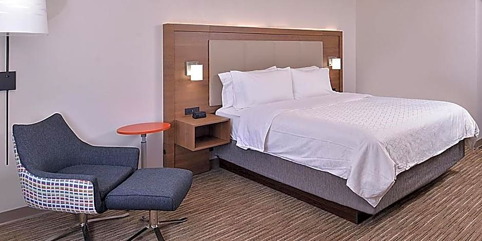 Holiday Inn Express Hotel and Suites Mesquite By IHG