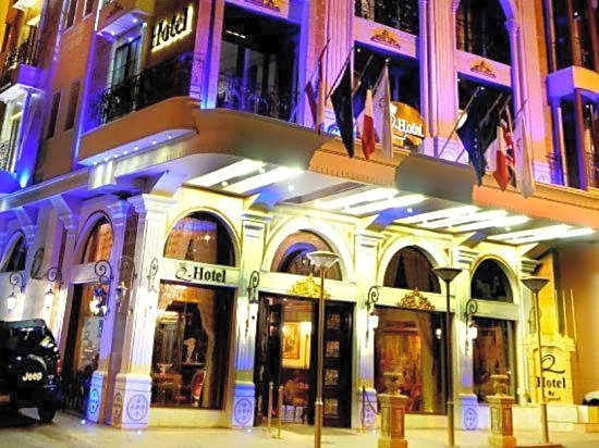 Queens Suite Hotel