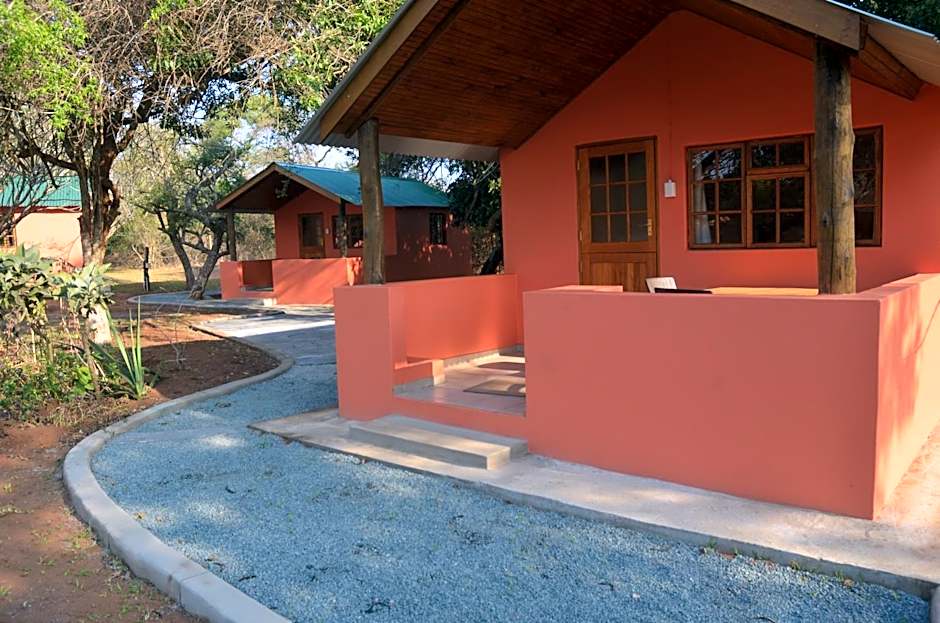 Bushbaby Lodge & Camping