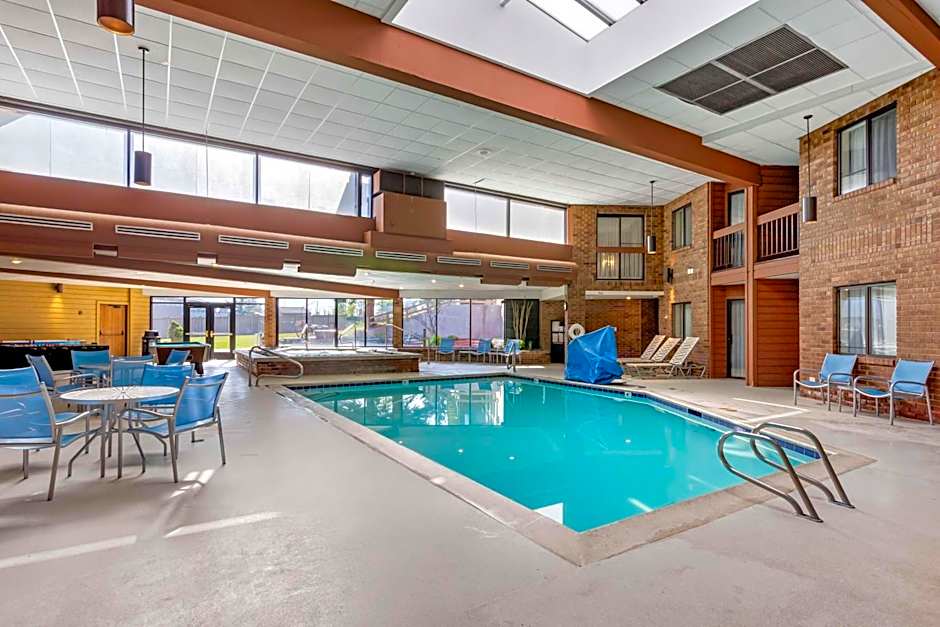 Best Western Plus Landmark Inn