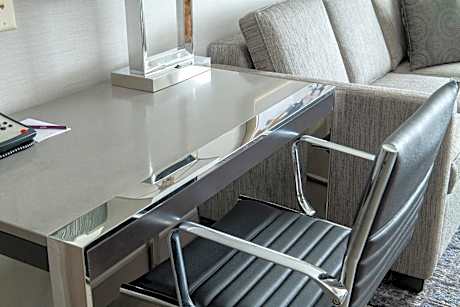 One-Bedroom King Suite with Sofa Bed - Hearing Accessible