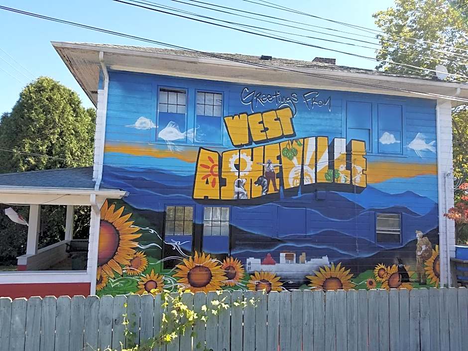 Bon Paul & Sharky's Hostel