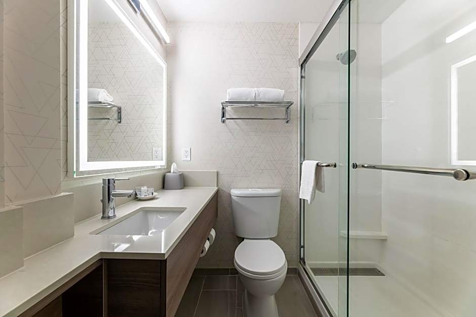 Holiday Inn Express Van Nuys By IHG