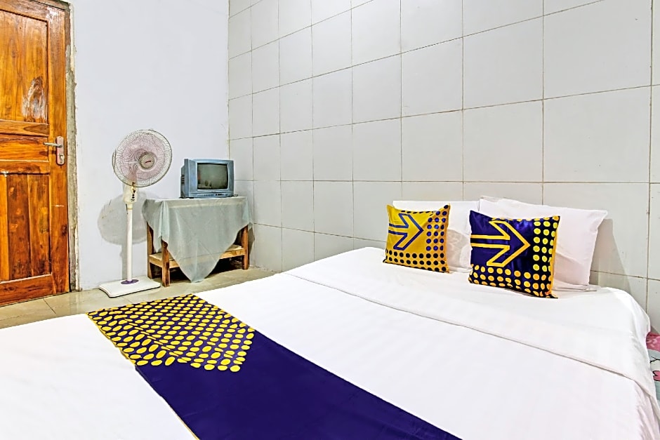 SPOT ON 92535 Guest House Pak Darso