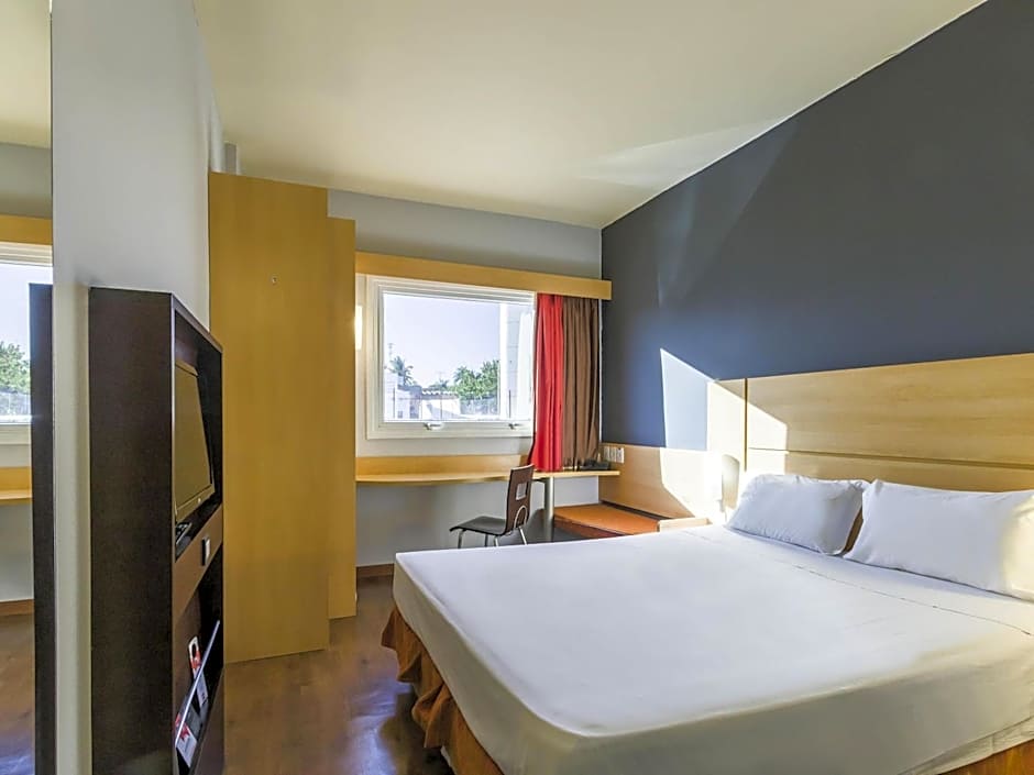 IBIS Barretos