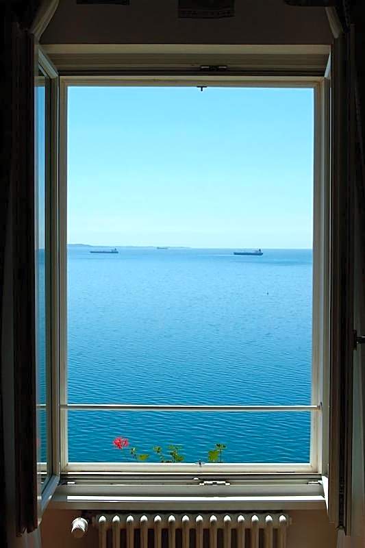 Hotel Riviera & Maximilian's