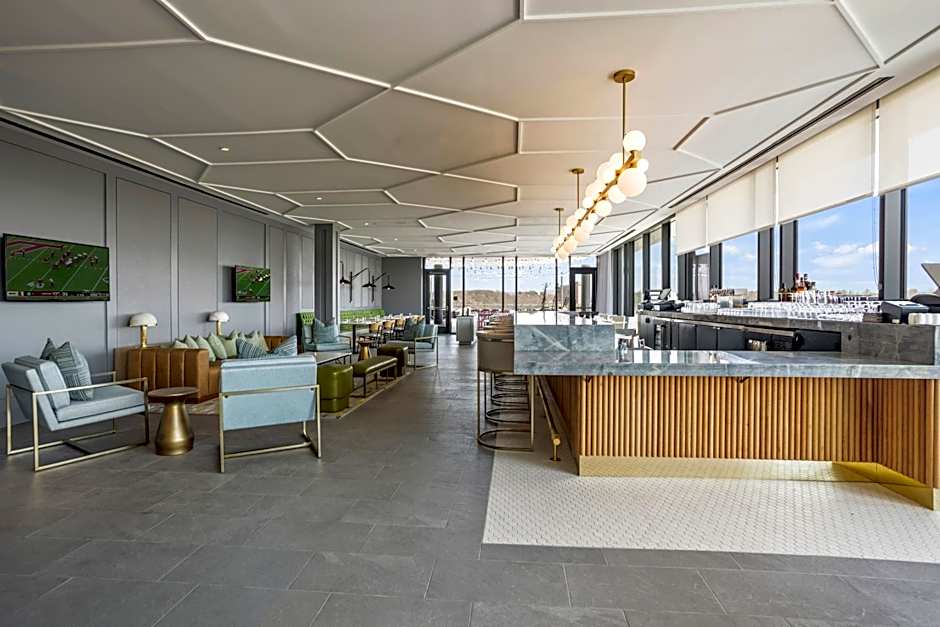 The Highlander at Radford, Tapestry Collection by Hilton