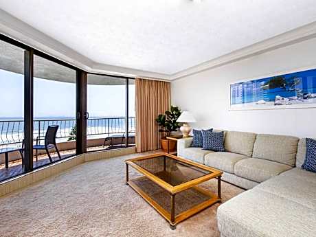 One-Bedroom Apartment with Ocean View