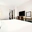 Spark by Hilton Lancaster Dutch Country