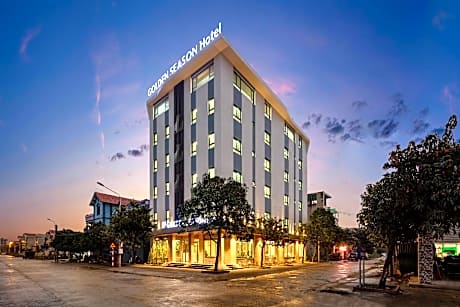 Hotel Golden Season