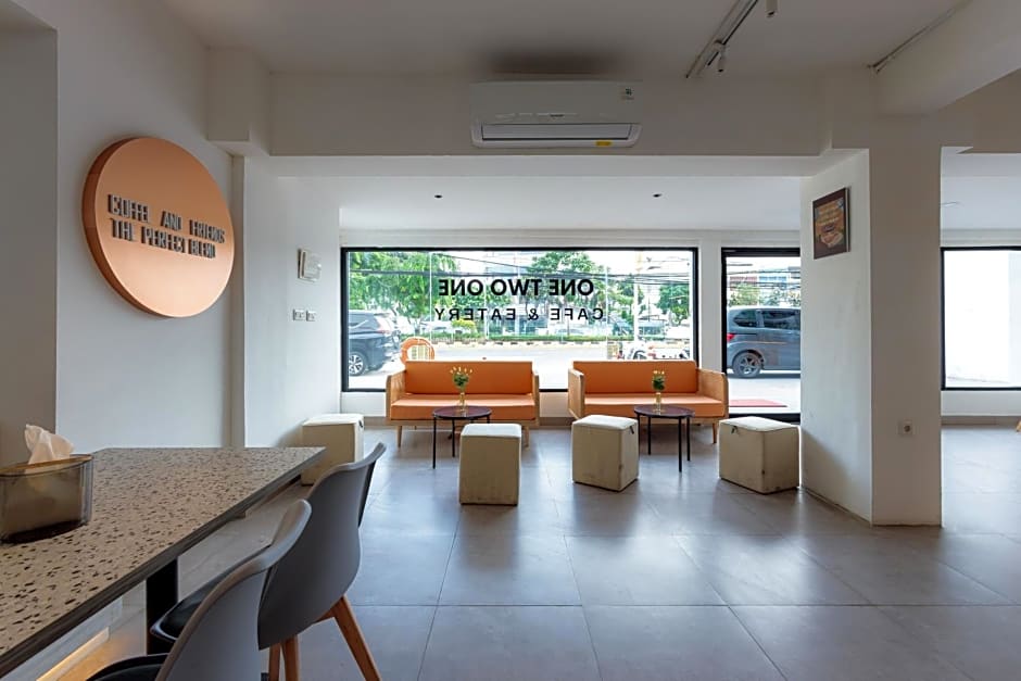 RedDoorz near Mangga Dua Mall