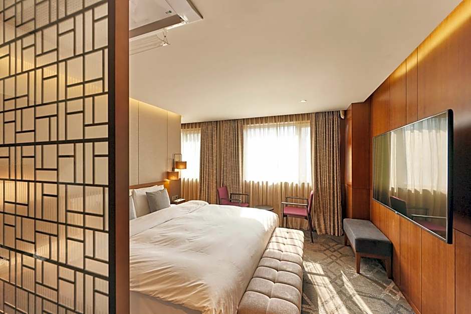 Photo 1 of 6 of Junior Suite