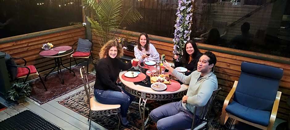 Kokomo Inn Tropical Riverfront B B