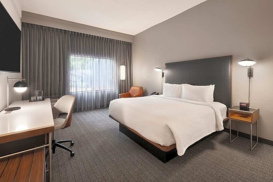 Courtyard by Marriott Burlington
