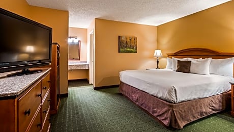1 King Bed, Non-Smoking, Upstairs, Refrigerator, Microwave, Continental Breakfast