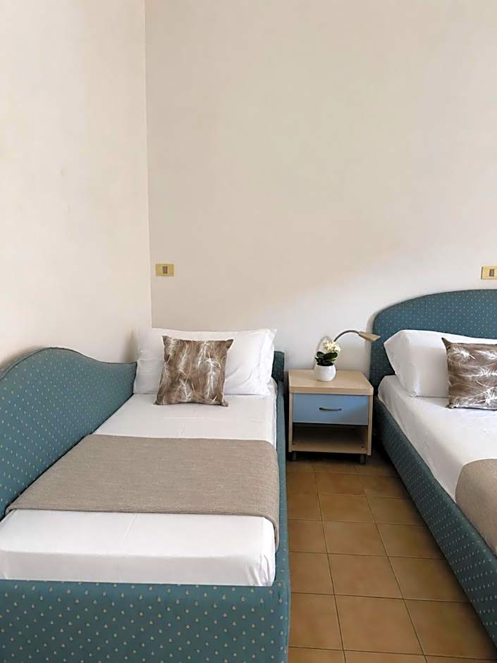 Hotel Embassy