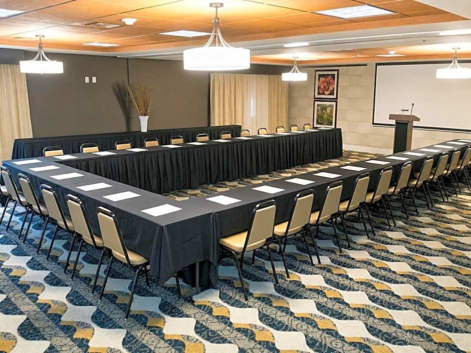 Holiday Inn Express & Suites Huntsville Airport By IHG