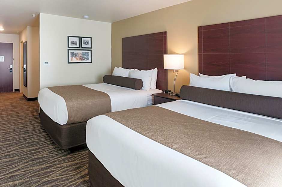 Cobblestone Hotel & Suites Appleton International Airport