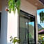Loma Place Hotel