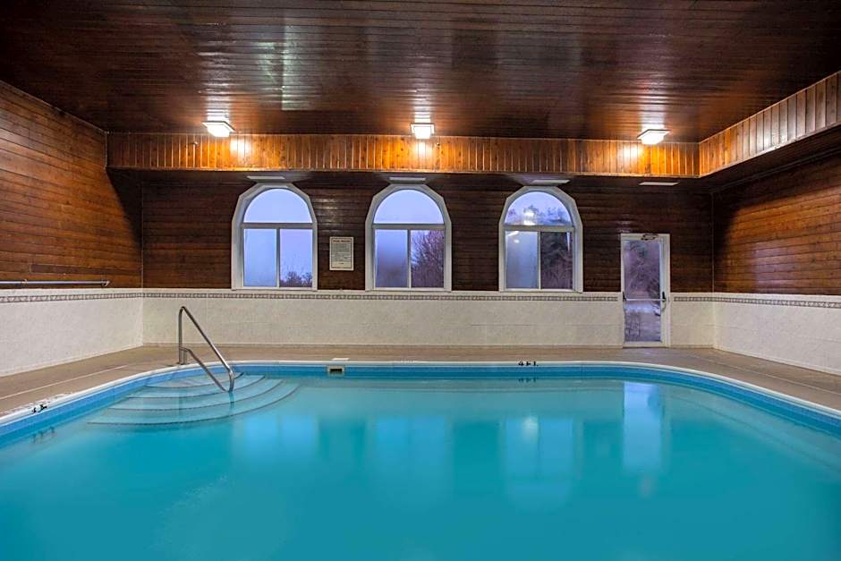 La Quinta Inn & Suites by Wyndham Peru Starved Rock St Park 