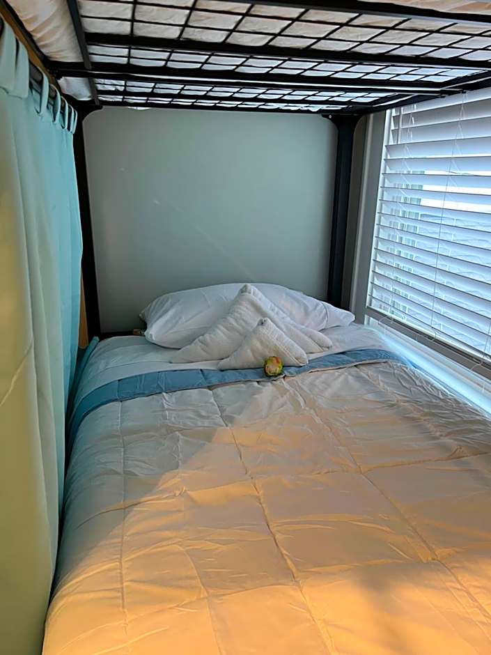 MyCrib Houston Hostel