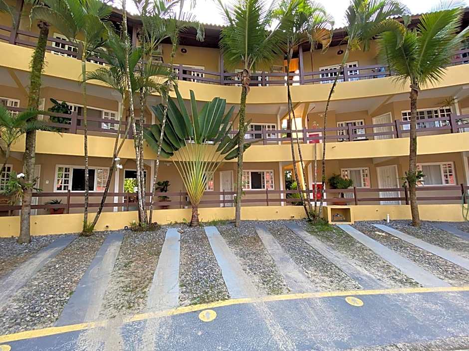 Flat estudio 110 Amarilis Riviera de São Lourenço, 03 piscina climatizada, serviço de hotelaria, limpesa e troca de toalhas diária, carregador veiculo elétrico e servico de praia finais de semana WiFi 500