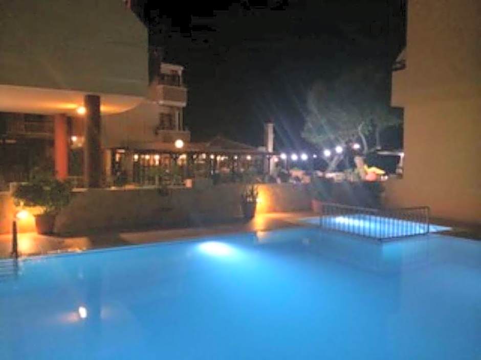 Vetoulas Suites n Studios in Stalos beach