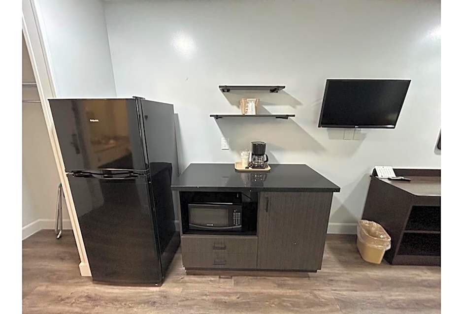 Studio 6 Suites Hesperia, CA West Main Street I 15
