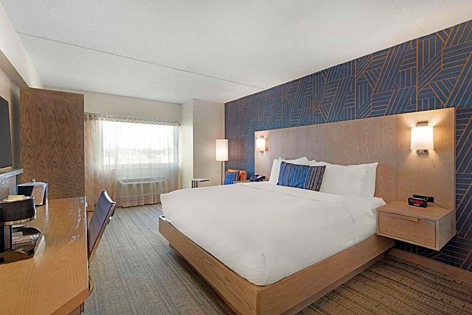 Best Western Plus Landmark Inn
