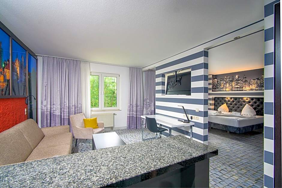 SL'otel im Parforcehaus