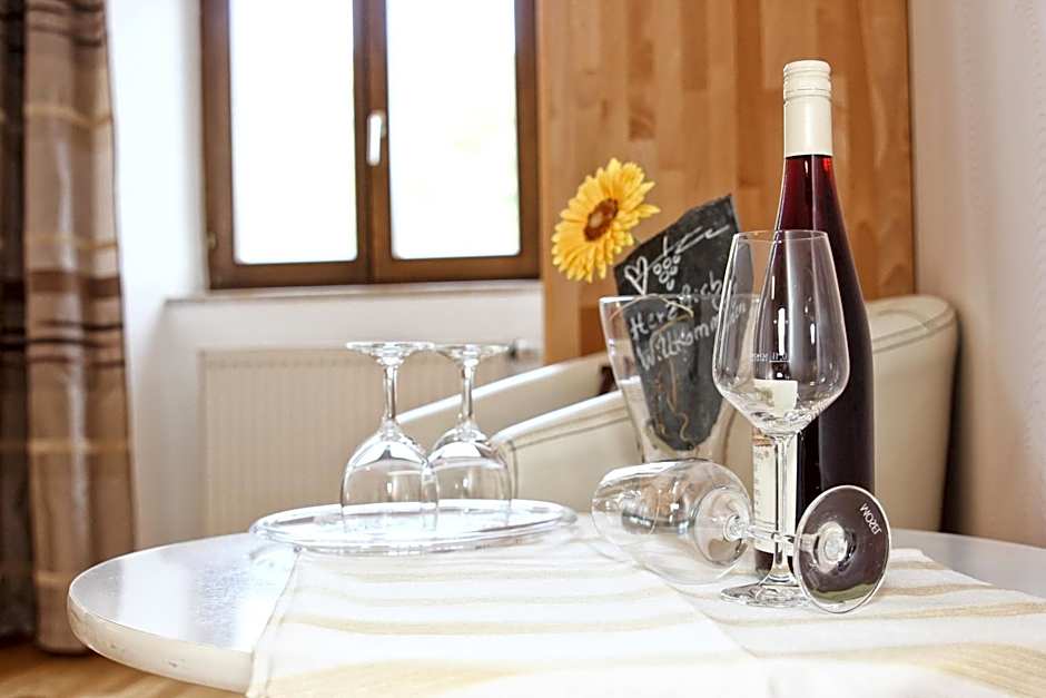 Hotel- Weingut- Moselloreley