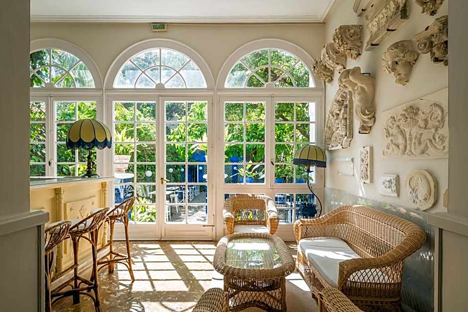 Hotel Medium Romantic