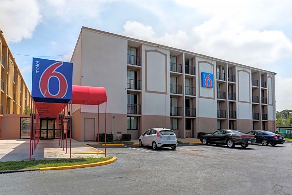 Motel 6 Jackson, TN